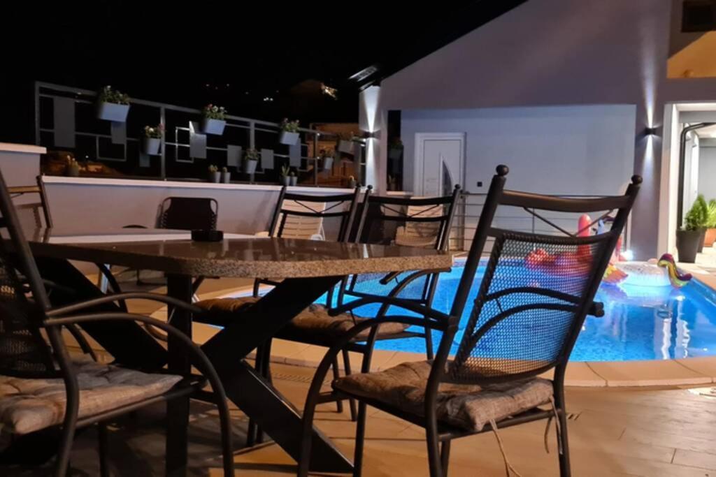 Villa Mostar - Resort Rozic エクステリア 写真